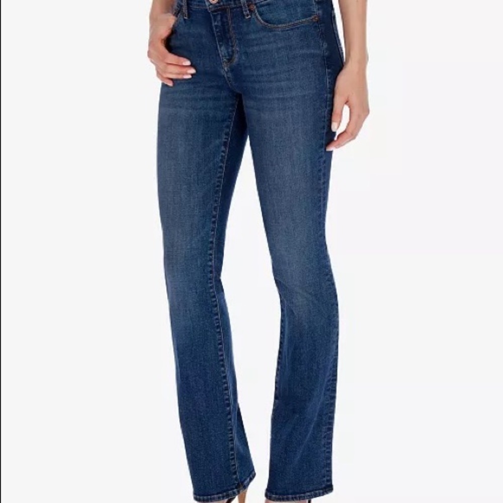 EUC Size 6/28 Lucky Brand Sweet ‘N’ Low Boot Cut Jeans D1
